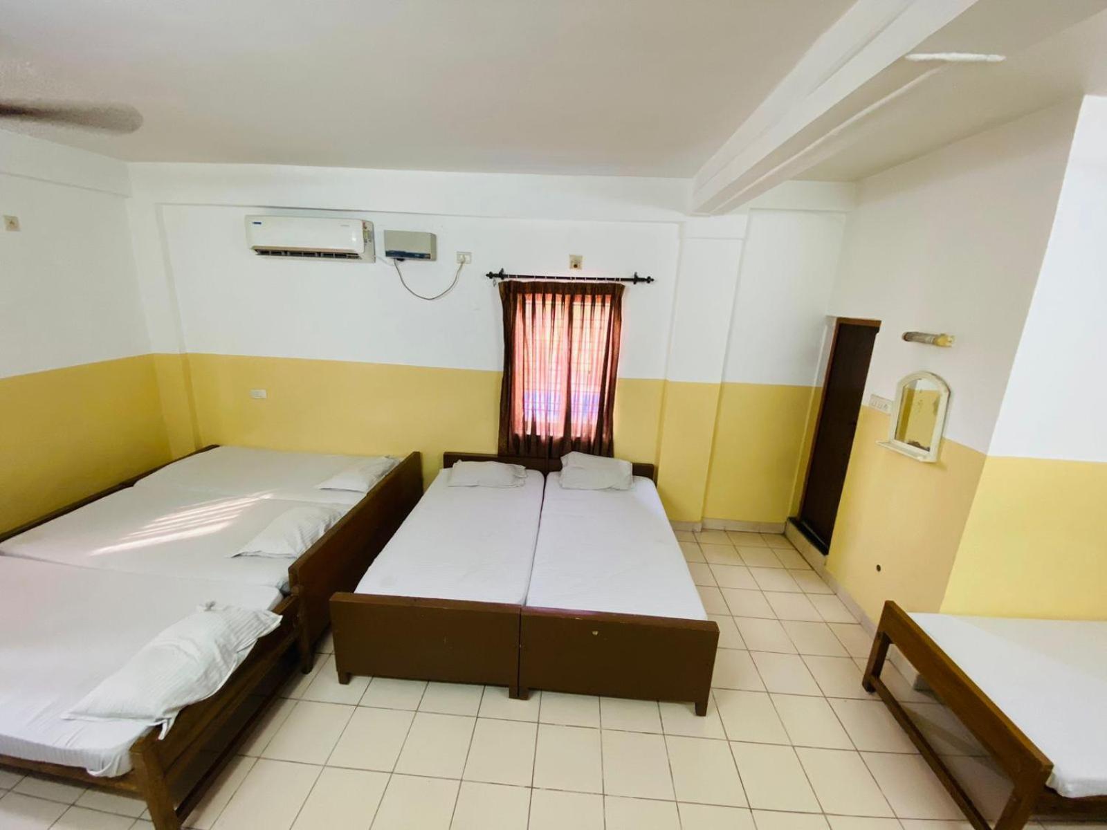 Lotus Grand Residency Hotel Angādipuram Quarto foto
